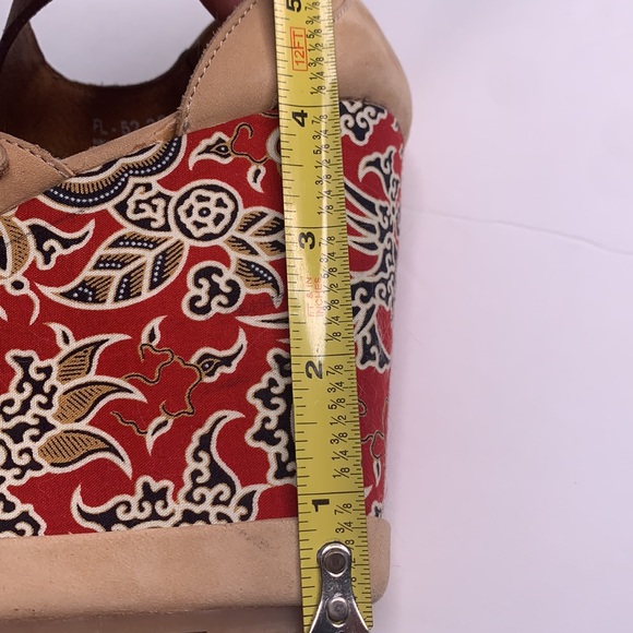 BLACKSTONE | Batik Wedge Platform Sandals - Picture 11 of 15